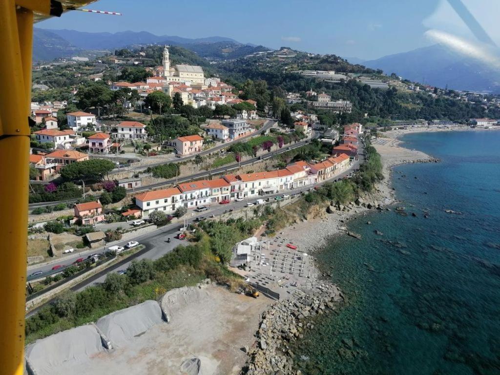 Hotel Svizzera Arma di Taggia Kültér fotó